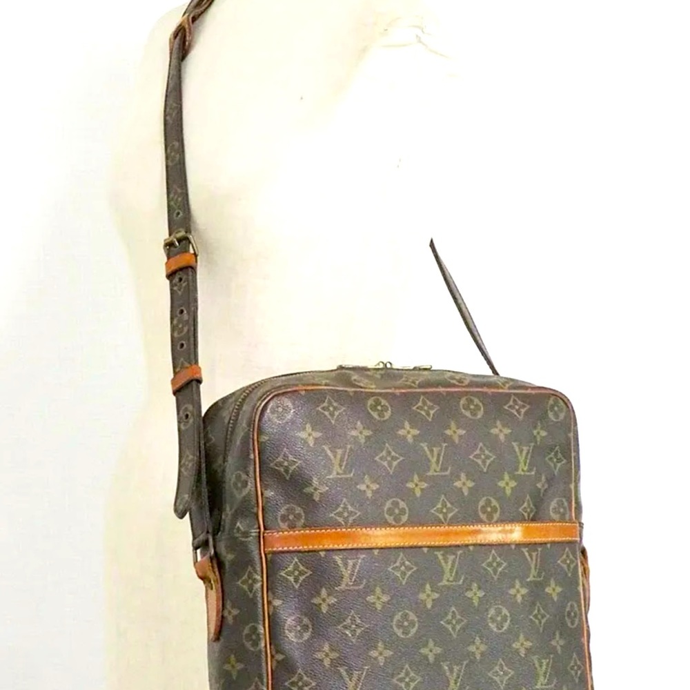 Authentic LOUIS VUITTON Danube GM Monogram Crossbody Shoulder Bag Purse 🇫🇷 - Picture 2 of 12